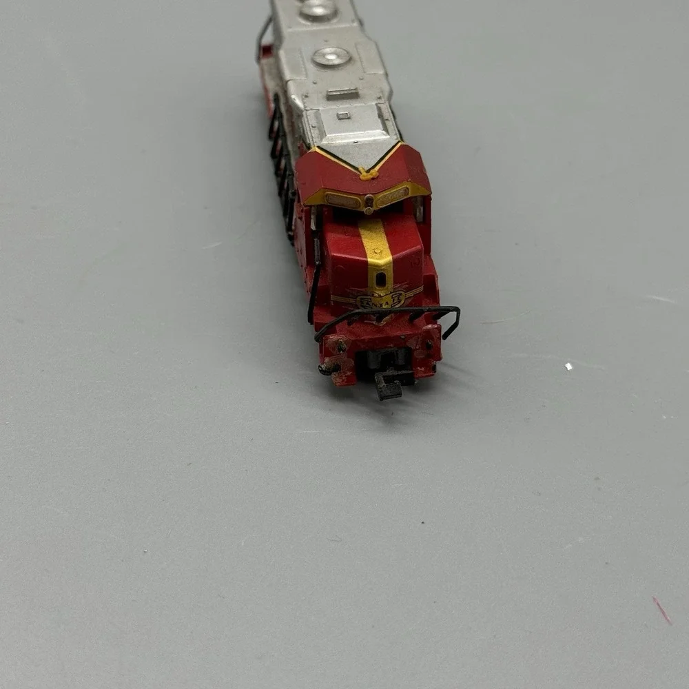 Bachmann HO Scale Santa Fe #6005 GP40 Diesel Locomotive-UNTESTED
